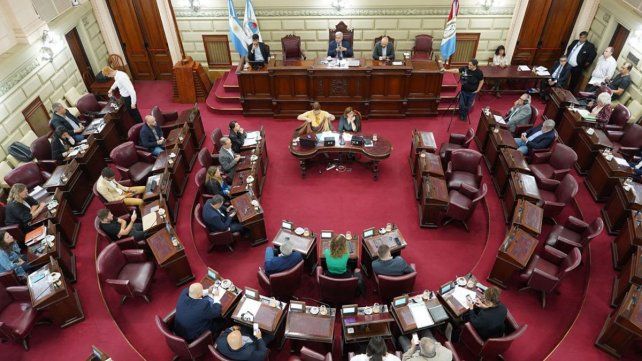 La Cámara de Diputados de la provincia se renueva con la jura de su nueva composición. 