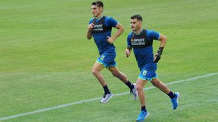 Rabuñal y Torren, al trote en la cancha principal del predio de Arroyo Seco.