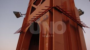 El joven que amenazaba con tirarse del puente Colgante, depuso su actitud