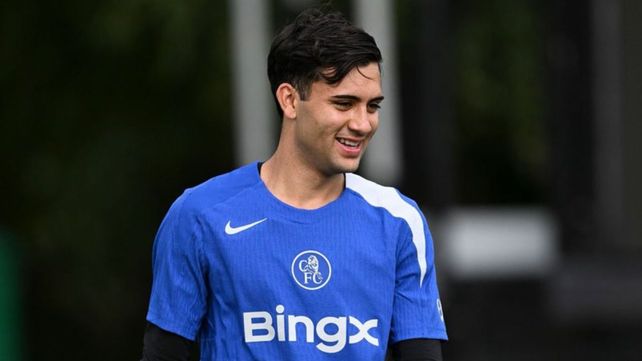 Facundo Buonanotte fue incluido a último momento en la lista de buena fe del Chelsea para la Champios League.