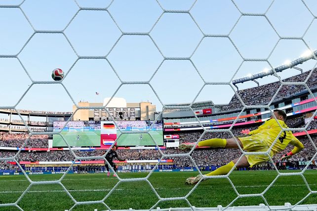 El penal de José Canale para eliminar a Alemania de la Copa del Mundo.