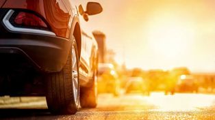 El auto puede sufrir fallas al ser expuesto al calor extremo del verano.