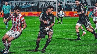 Unión cortó la sequía ante Riestra, pero los números reflejan una mejoría insuficiente