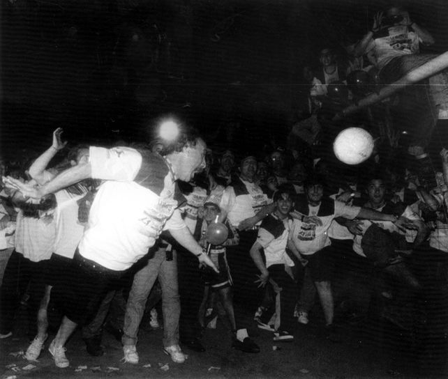 Cabezazo de Aldo Pedro Poy en el Gigante, recreaci&oacute;n del momento de la Palomita, de 19 de Diciembre 1971.
