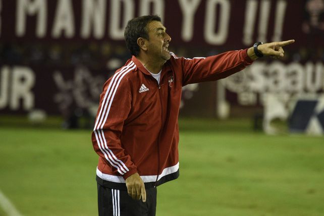 El actual DT. A Osella le valoran el momento complicado en el que agarró el cargo y el conocimiento que tiene del plantel.