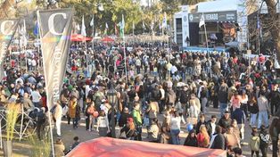 Los discursos encabezados por el intendente Leonel Chiarella y la presidente de la Sociedad Rural, Noelia Castagnani, coincidieron en destacar la importancia de la Expo como un motor de desarrollo regional y un ejemplo de trabajo conjunto entre el sector público y el privado.