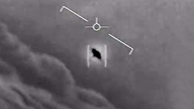 ¡Mira esa cosa!. Estaban volando todo el día