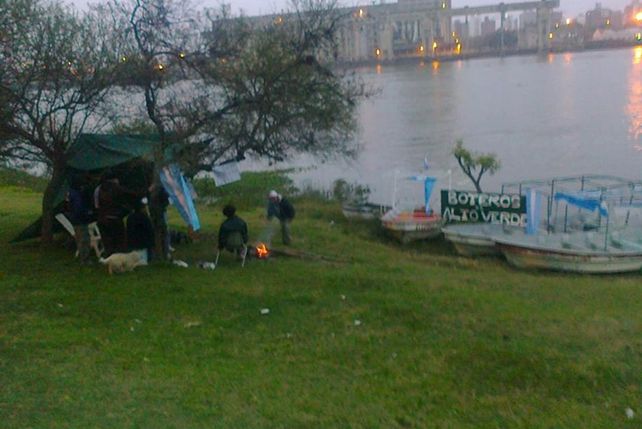 Segundo día de acampe de los boteros de Alto Verde: Foto: Gentileza Alto Verde Noticias