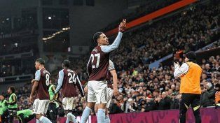 Aston Villa venció 2-1 a Manchester United.