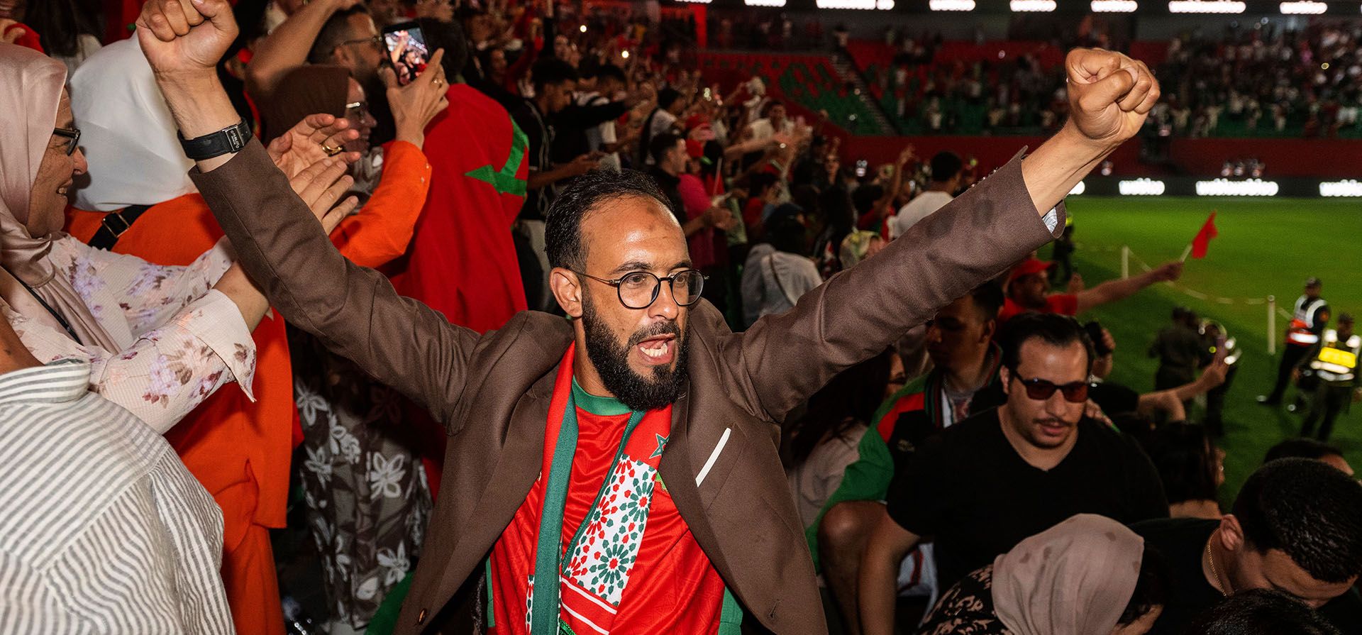 Aficionados marroquíes celebran la victoria de su equipo en la tanda de penaltis en el partido de dieciseisavos de final del Mundial entre Países Bajos y Marruecos, en Rabat, Marruecos, el martes 30 de junio de 2026. (Foto AP/STR) Aficionados marroquíes celebran la victoria de su equipo en la tanda de penaltis en el partido de dieciseisavos de final del Mundial entre Países Bajos y Marruecos, en Rabat, Marruecos, el martes 30 de junio de 2026. (Foto AP/STR)