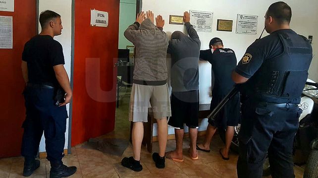 Detuvieron a tres violentos delincuentes armados que robaron a madre e hija