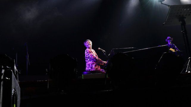 Fito Páez se presentó en la ciudad de Santa Fe en el marco del tour El amor 30 años después del amor. Muchos paranaense aprovecharon para asistir.