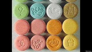 Pastillas de éxtasis ilegal. Esta droga se usa desde hoy en Australia con fines terapéuticos en casos muy específicos.