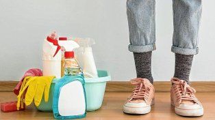 Aumento para empleadas domésticas: acordaron un 2,7% entre noviembre y diciembre, junto a un bono de $14.000