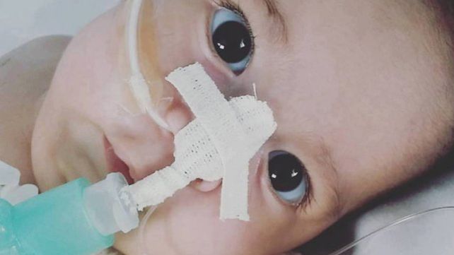 El dramático pedido de los padres de Aquiles, el bebé con atrofia muscular espinal