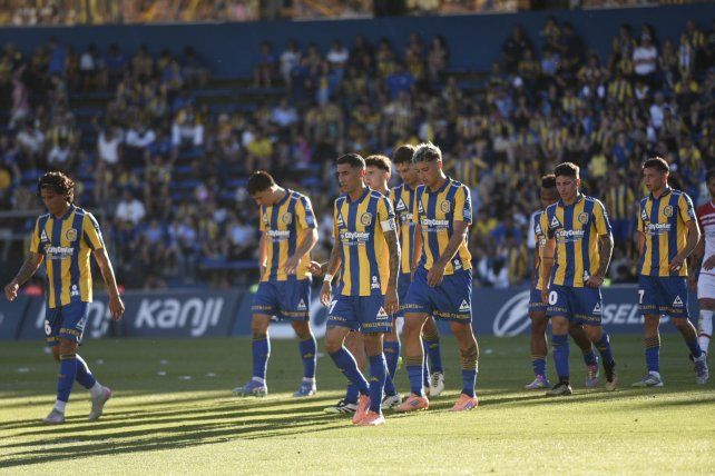 Los jugadores de Central no pudieron con Estudiantes.