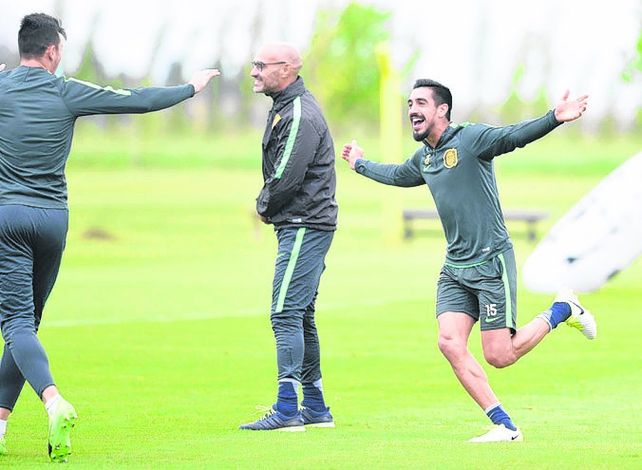 Con los brazos abiertos. Camacho tuvo una recuperación rápida y el DT no dudó.