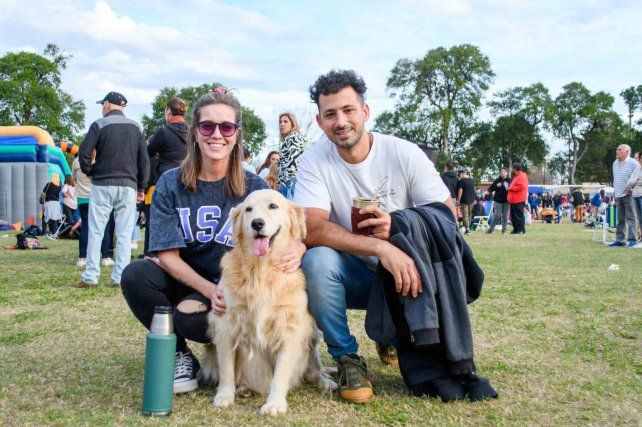 Cintia Pedraza, Santiago Miles y Nina.