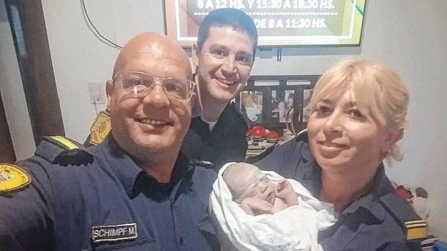 Policías de General Ramírez compartieron la felicidad de poder ayudar a traer una vida al mundo
