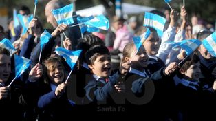 Los alumnos de la Ciudad prometieron lealtad a la Bandera argentina