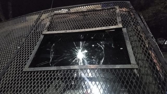 Paraná: dañaron un móvil policial durante un procedimiento