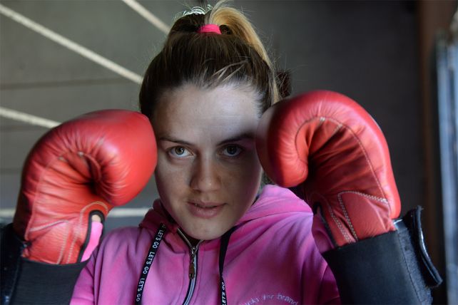La Bonita es múltiple campeona mundial y ya demostró que no le tiembla el pulso para pelear en ningún escenario