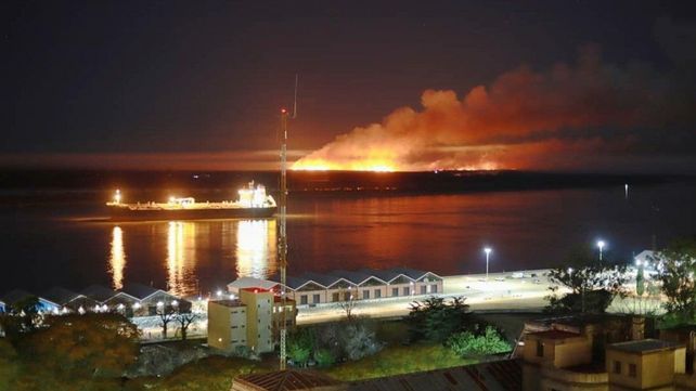 Fuego en las islas: Los incendios son intencionales y en su mayoría frente a Rosario