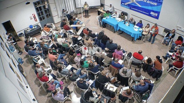 Las asambleas de Amsafé y Sadop votaron la aceptación de la propuesta paritaria.