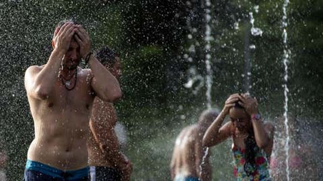 El calor no da tregua y habrá que aguantar hasta el fin de semana con temperaturas extremas.