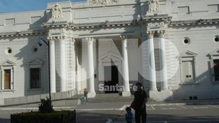 Más de 3.000 contratados esperan que Diputados apruebe su pase a planta