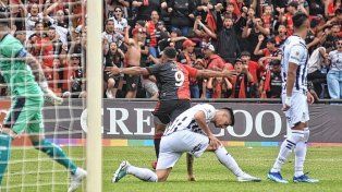 Colón goleó a Talleres y sueña con la permanencia-