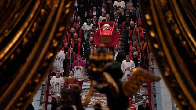 En vivo: más de 90.000 personas despidieron al Papa Francisco