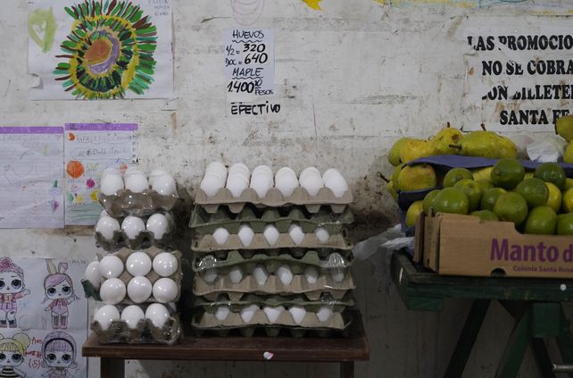 En un comercio céntrico el maple de huevos estaba este martes 1.400 pesos.