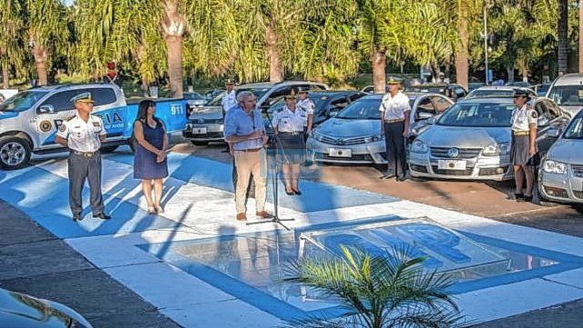 frigerio-entrega-autos-la-policiajpg