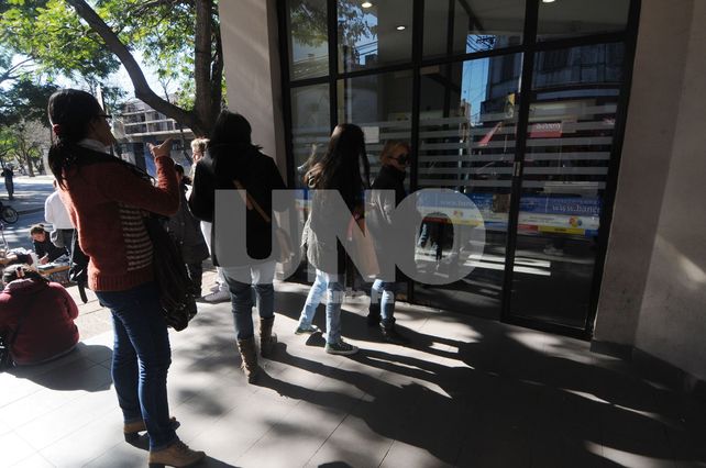 Repetido. Los cajeros sin efectivo se han convertido en un clásico de los fines de semana largos.