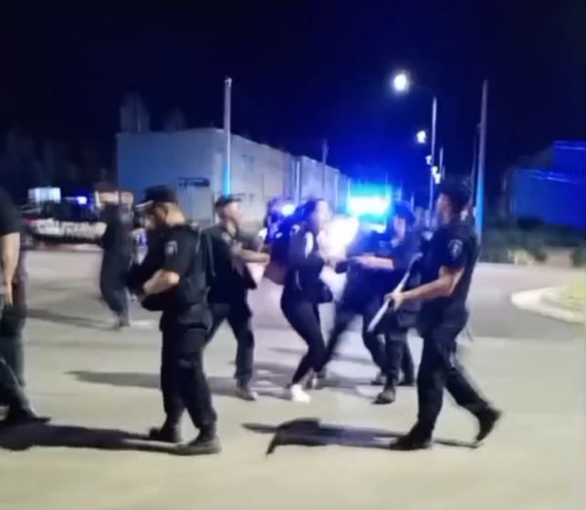 Intento de usurpación en Santa Fe: la Policía desactivó la toma de la Villa Suramericana y hay 8 demorados