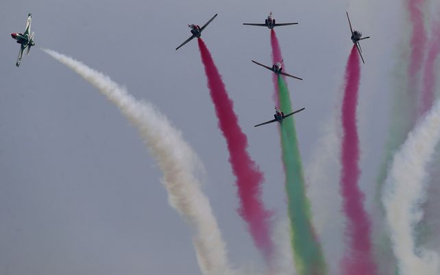 Aviones paquistaníes sobrevuelan durante el desfile militar que celebra el&nbsp; Día Nacional de Pakistán
