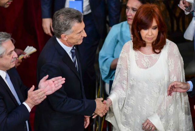 Miradas lejanas. Cristina no miró a Macri en el saludo protocolar.