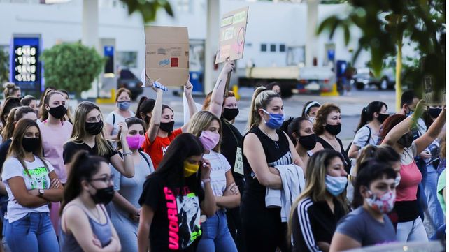 Un pueblo conmovido marchó y pidió justicia por el femicidio de Florencia
