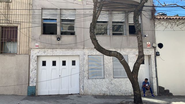 La casa de San Luis 448 con las ventanas reemplazadas tras el robo.
