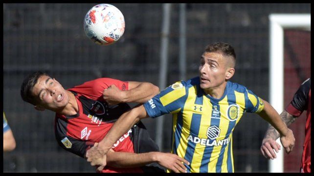 Marco Ruben aguanta la marca de Sforza.