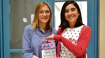 Las investigadoras de la UNR invitan a pensar al cuaderno de recetas de Leticia como fuente para analizar claves de la cultura doméstica de la época. Las investigadoras de la UNR invitan a pensar al cuaderno de recetas de Leticia como fuente para analizar claves de la cultura doméstica de la época.