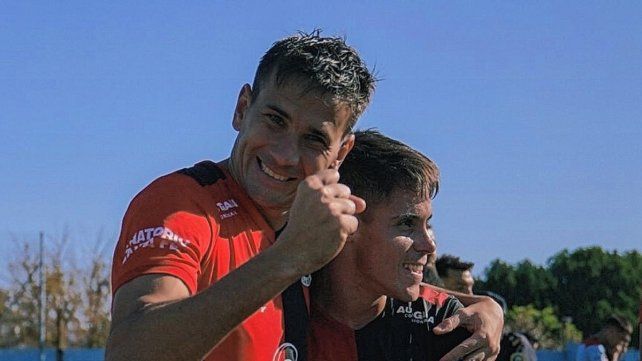 Colón, con otro primer tiempo arrasador en la Primera Nacional