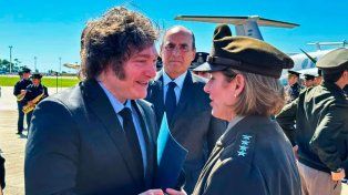 Javier Milei hizo anuncios ante la jefa del Comando Sur de Estados Unidos.&nbsp;Ante Laura Richardson, jefa del Comando Sur, Javier Milei anunció la instalación de una base de Estados Unidos en Ushuaia de entrada a la Antártida