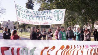 Personal del Hospital Escuela de Salud Mental realiza retención de servicios. Reclaman recategorizaciones y recomposición salarial. Piden el bono de $60.000&nbsp;