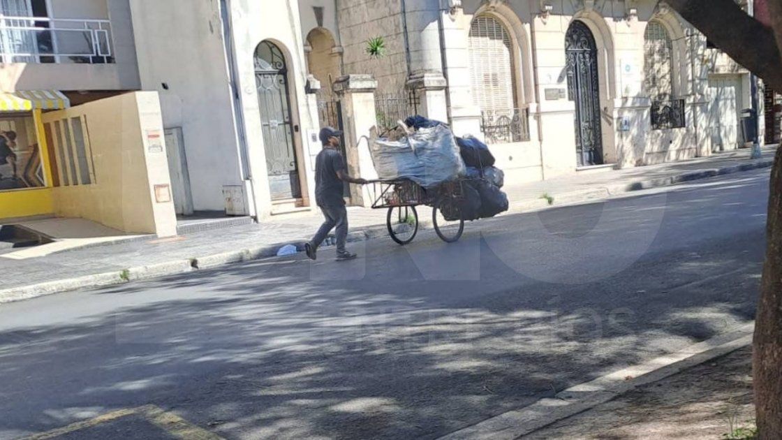 Menos consumo y más carros: la dramática realidad de los recicladores urbanos