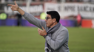 Mauricio Larriera empezó la Liga Profesional con un triunfo. Pero Newells debe mejorar su juego.