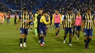La retirada de los jugadores de Central lo dice todo. Otra vez fue con la cabeza gacha, tras el 0-1 que sufrió en el final.