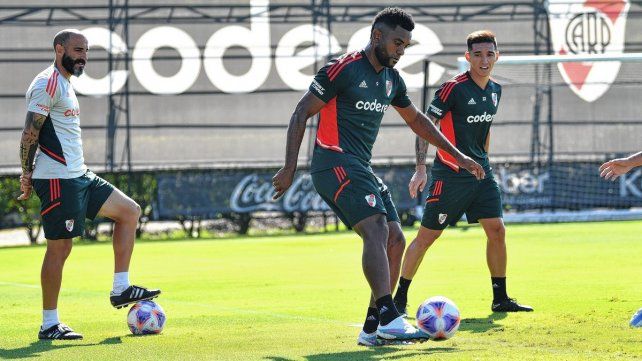 River lleva con trabajos especiales a Miguel Borja para que pueda ser parte del Superclásico del domingo. River lleva con trabajos especiales a Miguel Borja para que pueda ser parte del Superclásico del domingo.