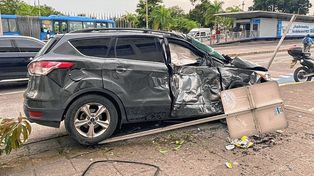 Así quedó la camioneta donde se trasladaba Freddy Rincón.